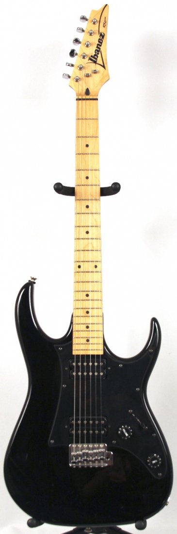 Ibanez Stratocaster in Black DGUI60: Ibanez Stratocaster in Black DGUI60. Good Condition! QW18FT. This is a nice quality budget minded starter guitar from Ibanez with it's 2 humbucking pickups this black Stratocaster looks as aggressive 