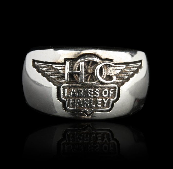 Ladies Vintage Harley Davidson Sterling Silver "Owners : Ladies Vintage Harley Davidson Sterling Silver Owners Group" Band Ring ED1364. Good Condition! EE95WL. One vintage Harley Davidson "Owners Group" ladies band ring in sterling silver. Approximate ring 