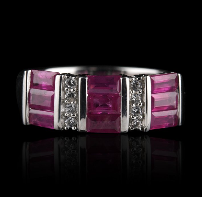 SILVER 1.50ctw Ruby and White Sapphire Ring FJM2175: SILVER 1.50ctw Ruby and White Sapphire Ring FJM2175. Excellent Condition! XI95CB. One ring featuring: 3.00gm of sterling silver, (9) rubies with a total weight of 1.50cts and (6) white sapphires with 