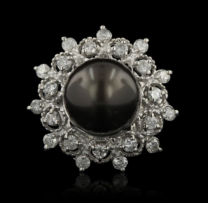 14KT White Gold Cultured Tahitian Black South Sea Pearl: 14KT White Gold Cultured Tahitian Black South Sea Pearl and Diamond Ring RM731. Excellent Condition! UN996CD. One lady’s polished, stamped and electrically tested solid 14K white gold ring mounted w