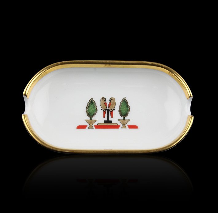 Vintage Cartier Limoges Porcelain Ashtray GB672: Vintage Cartier Limoges Porcelain Ashtray GB672. Great Condition! QV961FS. One vintage Cartier Limoges porcelain ashtray. The ashtray features: beautiful artwork in the tray, gold trim on the inner ri