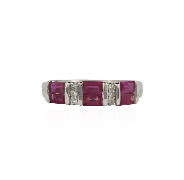 SILVER 1.05ctw Ruby and White Sapphire Ring SLV114: SILVER 1.05ctw Ruby and White Sapphire Ring SLV114. Excellent Condition! WG94DJ. One ring featuring: 2.70gm of sterling silver, (6) rubys with a total weight of 1.05ctw and (6) white sapphires with a 