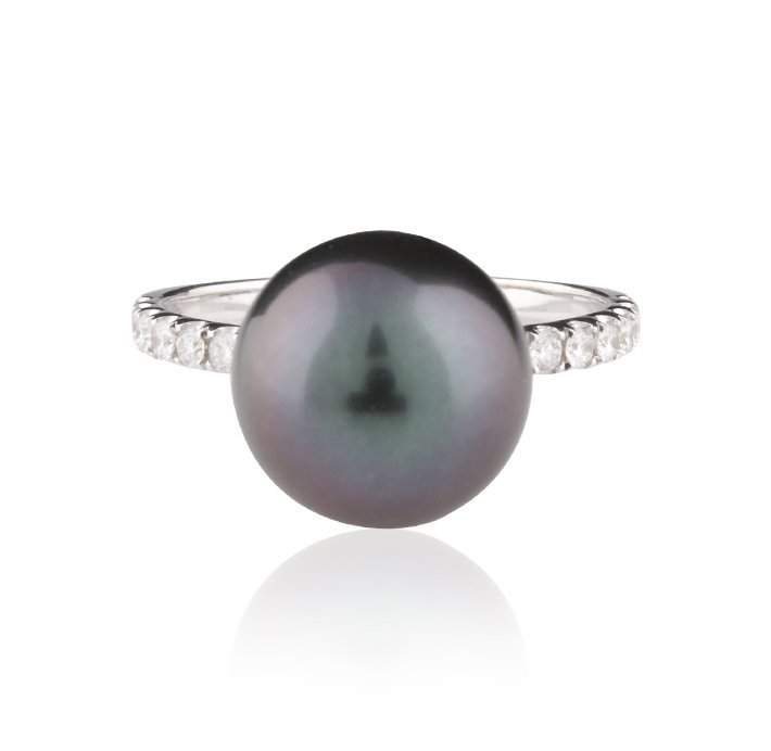 18KT White Gold Pearl and Diamond Ring FJM2346: 18KT White Gold Pearl and Diamond Ring FJM2346. Excellent Condition! SZ914HD. MAIN GEMSTONE: Identity: Tahitian South Sea Cultured. MMTS: 11.25. SHAPE: Round. Color: Peacock. Quality: 8-Very Good-Exce