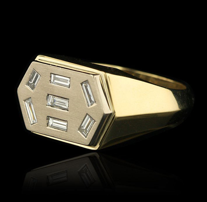 14KT Yellow Gold 0.60ctw Men's Wedding Ring GB445: 14KT Yellow Gold 0.60ctw Men's Wedding Ring GB445. Good Condition! WF9021WX. One ring featuring: 19.3 Grams of 14KT Yellow Gold and 0.60ctw of Diamonds. Thank you for viewing this lot! We are always a