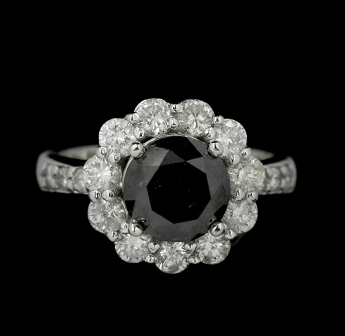 14KT White Gold 2.95ct Black & White Diamond Ring AJF48: 14KT White Gold 2.95ct Black & White Diamond Ring AJF48. Good Condition! YS999LV. One electronically tested 14KT white gold ladies black and white diamond ring with a bright polish finish. Condition i