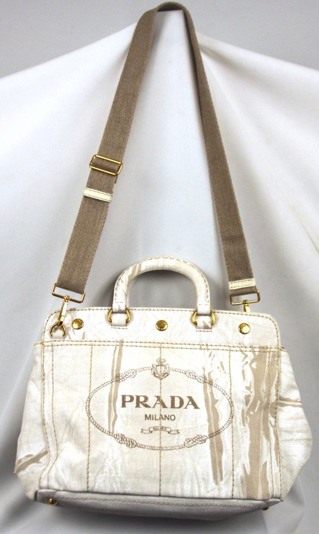 New Prada "Lino" Tote bag With Tags ED1282: New Prada "Lino" Tote bag With Tags ED1282. Good Condition! RT744PL. One new Prada "Lino" tote bag with tags. Thank you for viewing this lot! We are always adding new inventory and new auctions, so pl