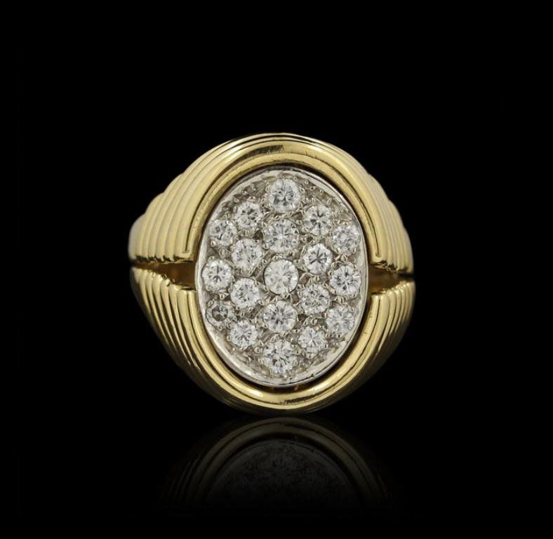 Tiffany & Co. 18KT Yellow Gold 0.45ctw Pave Diamond: Tiffany & Co. 18KT Yellow Gold 0.45ctw Pave Diamond Ring GD428. Great Condition! CG2001YG. One Tiffany and Co. ring featuring: 8.4 grams of 18KT yellow gold and 19 round diamonds with approximately a
