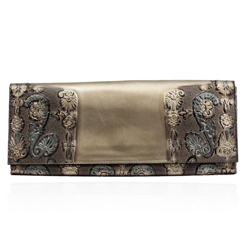 Balenciaga Runaway Large Clutch "Defile 2011" ED1279: Balenciaga Runaway Large Clutch "Defile 2011" ED1279. Brand New Condition! LE4011ZN. One Balenciagaclutch featuring: limited edition- runaway #54/122 clutch with embossed leather in platinum & gold, b