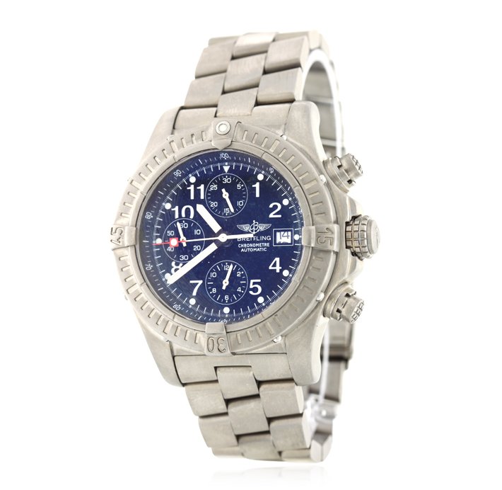 Gents Breitling Chrono Avenger Titanium Watch JP17: Gents Breitling Chrono Avenger Titanium Watch JP17. Good Condition! NF2503QP. One gents breitling chrono avenger featuring: a titanium case measuring 50mm, black dial, white numberals and hands with l