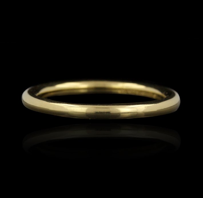 18KT Yellow Gold Tiffany & Co. Band Ring GB903: Tiffany & Co. 18KT Yellow Gold Band Ring GB903. Good Condition! YJ609SL. One ring featuring: 6.1 grams of 18KT yellow gold.