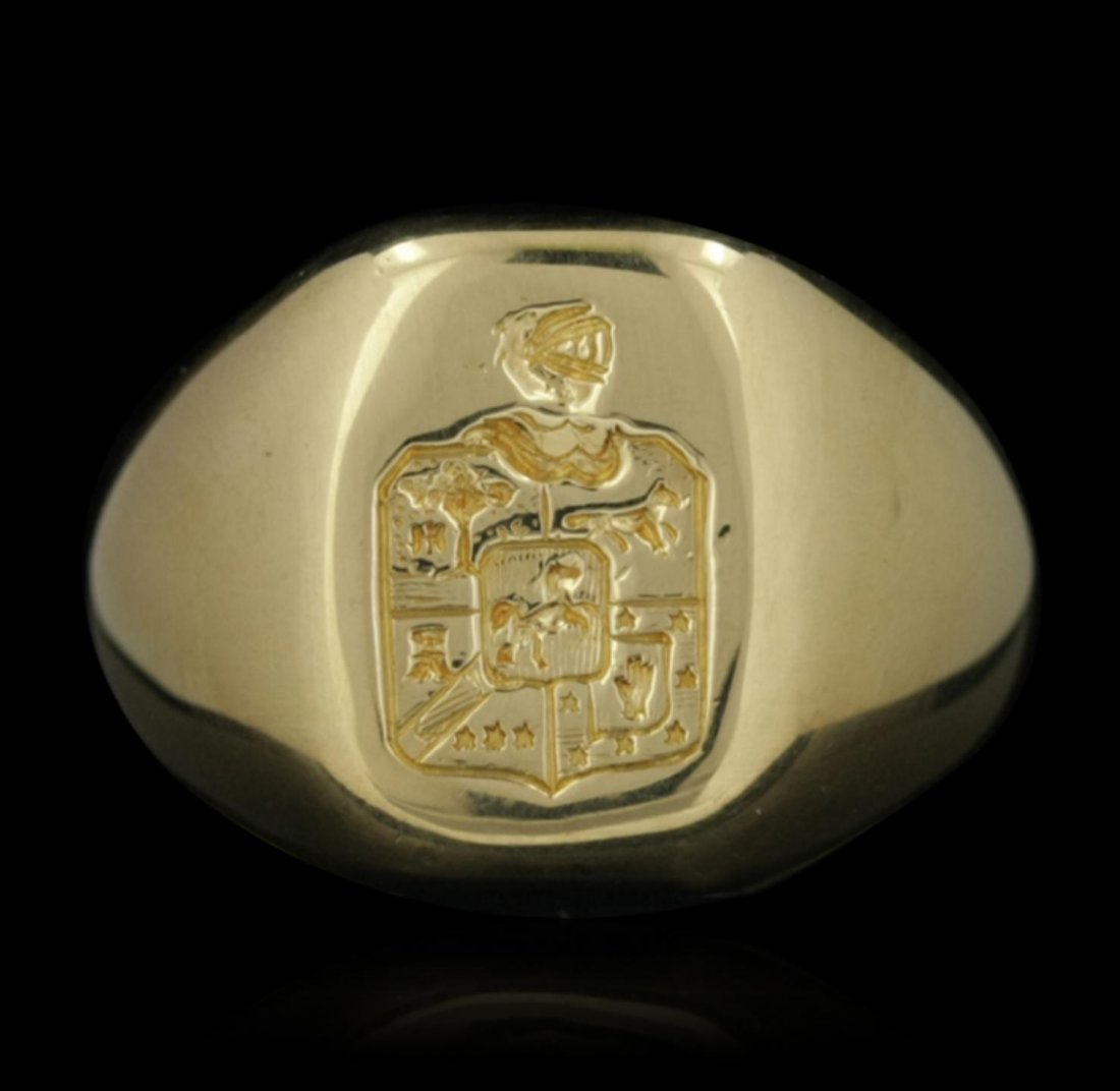 Tiffany & Co 18KT Yellow Gold Signet Ring GB1745: Tiffany & Co 18KT Yellow Gold Signet Ring GB1745. Good Condition! BP6051MM. One Tiffany and co signet ring featuring: 18.8 grams of 18KT Yellow gold.