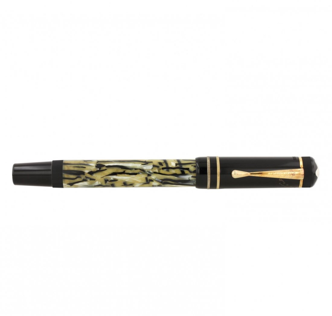 18KT Yellow Gold Montblanc Oscar Wilde Fountain Pen: 18KT Yellow Gold Montblanc Oscar Wilde Fountain Pen GD517. Good Condition. NR1061PX. One Montblanc Oscar Wilde limited edition fountain pen featuring: an 18KT yellow gold medium sized nib, a limited e