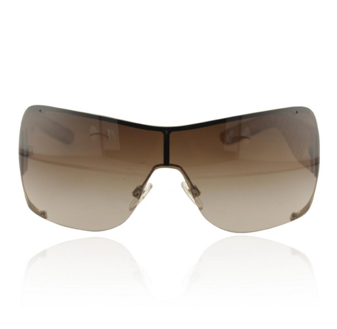 NWT Burberry BE3045 Sunglasses w/Case & Box ED1753: NWT Burberry BE3045 Sunglasses w/Case & Box ED1753. Good Condition. AN351KA. Designer Burberry BE3045 gold and amber gradient shades made in Italy. No longer available comes with original Burberry box