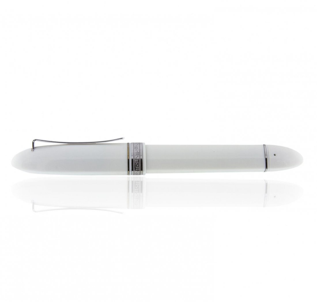 Montblanc Meisterstück Triangular Shape White Pen: Montblanc Meisterstück Triangular Shape White Pen GB5062. Good Condition! MV802WY. One Montblanc Meisterstück Triangular Shape White Pen.