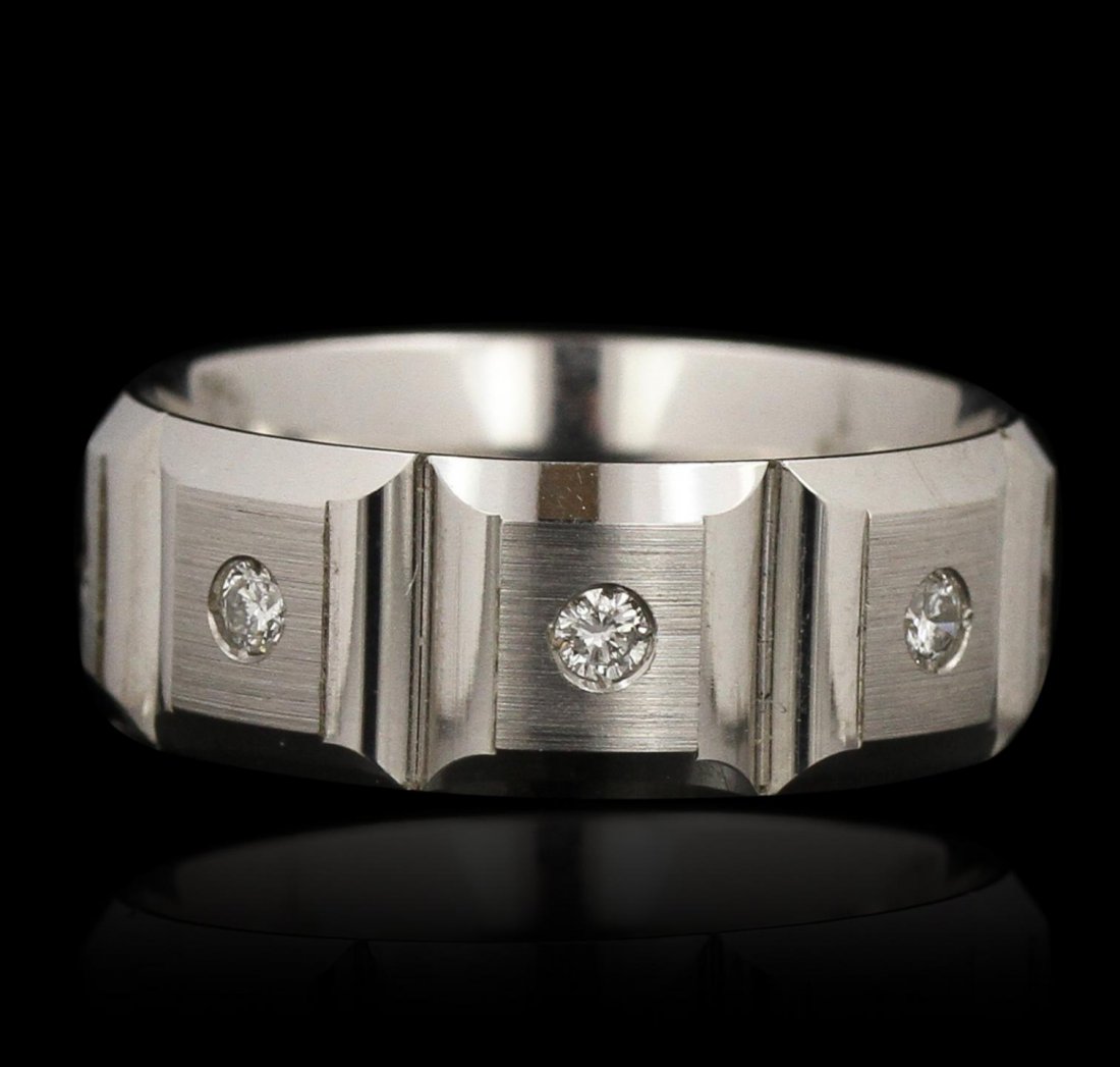 14KT White Gold 0.46ctw Diamond Ring LAJB84: 14KT White Gold 0.46ctw Diamond Ring LAJB84. Excellent Condition! AZ259KW. One electronically tested 14KT white gold man's die struck wedding ring with a bright polish finish. Identified with markings