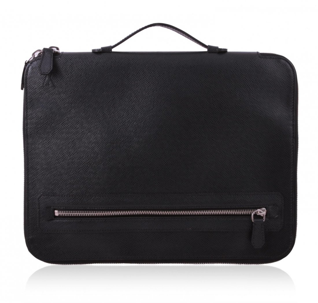 Louis Vuitton Black Laptop Case GB5073: Louis Vuitton Black Laptop Case GB5073. Good Condition! MG753VB. One Louis Vuitton Paris Handheld Laptop Bag, featuring Taiga leather, accessories compartment, silvery brass components.