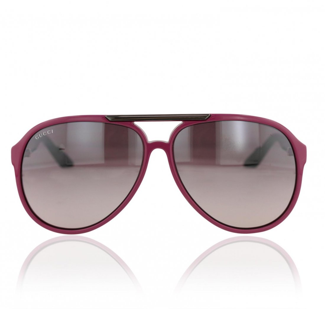 Gucci Sunglasses GB5836: Gucci Sunglasses GB5836. Good Condition! CZ922NJ. One pair of Gucci Medium Aviator Sunglasses featuring G Detail and Mirrored Lens.