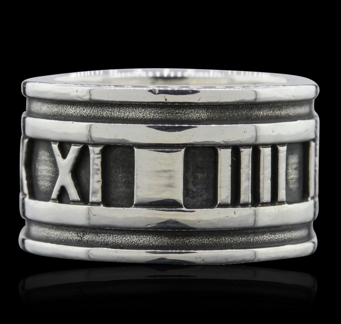Tiffany & Co. Sterling Silver Ring GB5383: Tiffany & Co. Sterling Silver Ring GB5383. Good Condition! AV401VK. One band featuring: 10.6 grams of Sterling Silver.