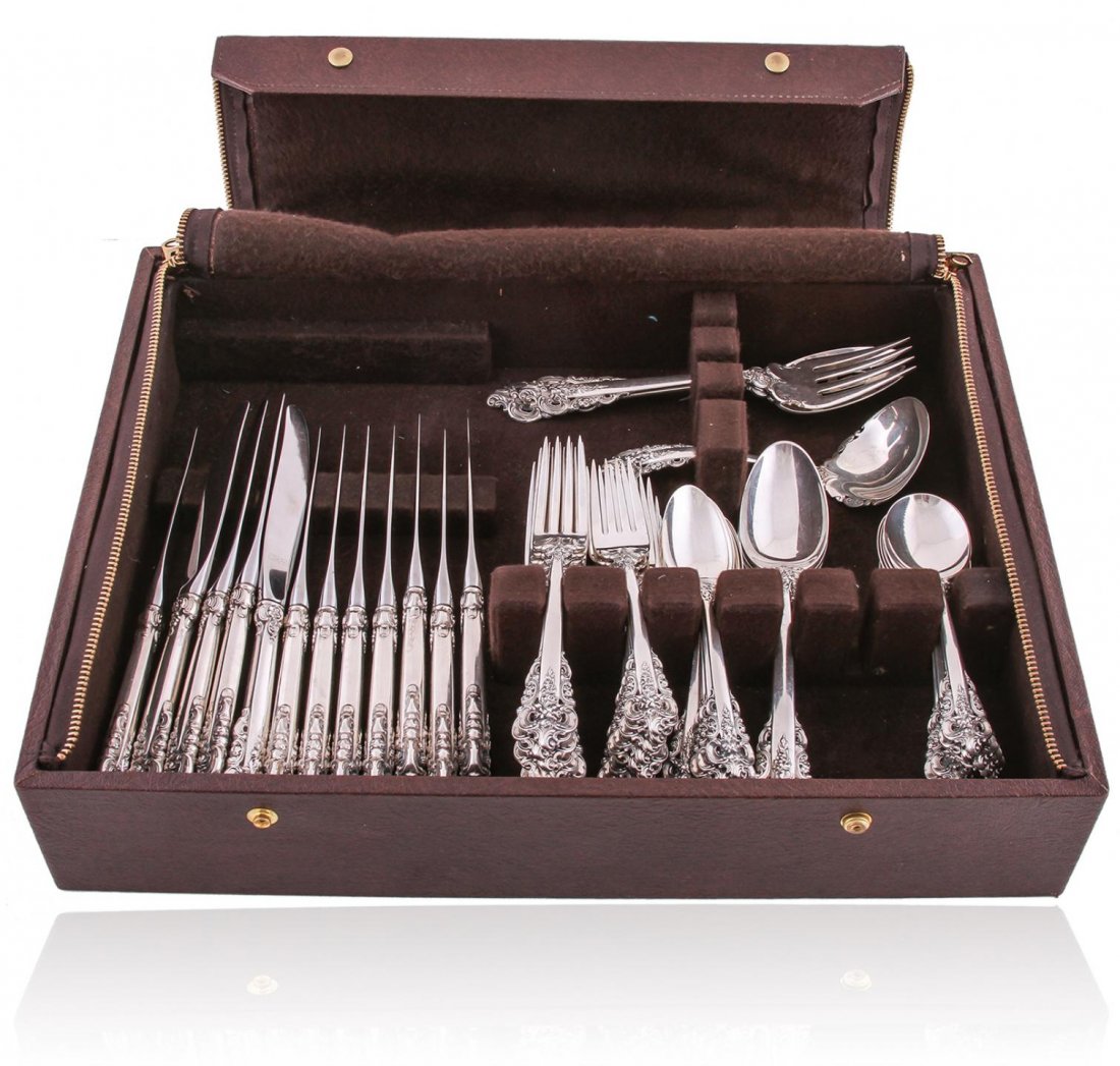 Wallace Sterling " Grande Baroque" Silverware Set for: Wallace Sterling " Grande Baroque" Silverware Set for 12 GF70. Very Good Condition! YD8053RK. Sterling Silver Wallace Grand Baroque Silverware Set for 12. The set is in excellent condition. The includ