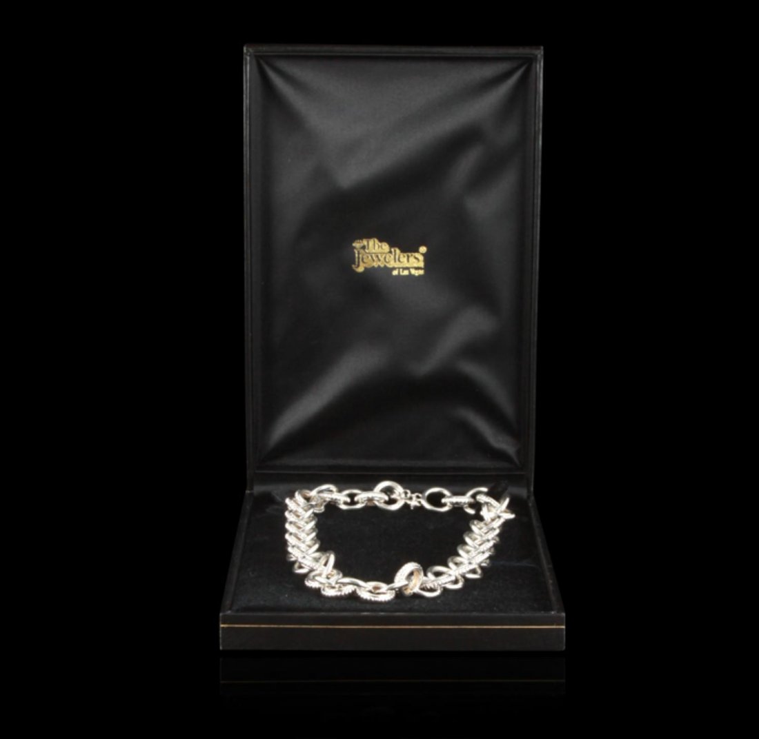 Charles Krypell Sterling Silver Necklace JRM6: Charles Krypell Sterling Silver Necklace JRM6. Good Condition. AA251XS. One necklace featuring: 78.5 grams of sterling silver. Plain and decorated 9mm round links with a toggle fastening. Markings: 92