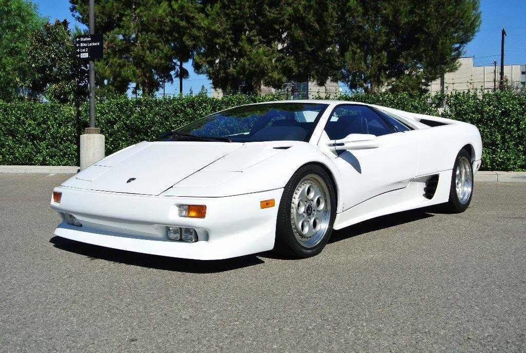 1991 White Lamborghini Diablo
