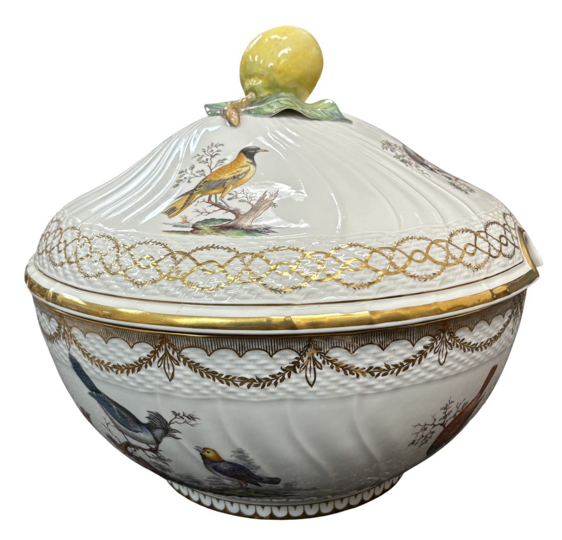 HEREND BOWL IN THE ROTHCHILD BIRD PATTERN: Herend Bowl in the Rothchild bird pattern measuring at 14x14x12 inches