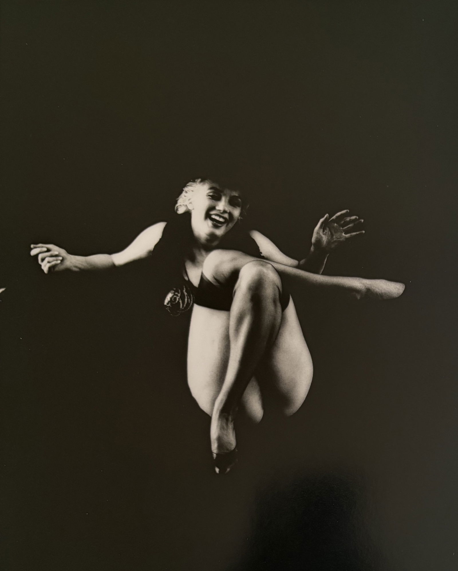 MILTON GREENE MARILYN PHOTOGRAVURE: Milton Greene Marilyn Photogravure mounted to board measuring at 9.5x12.25 inches