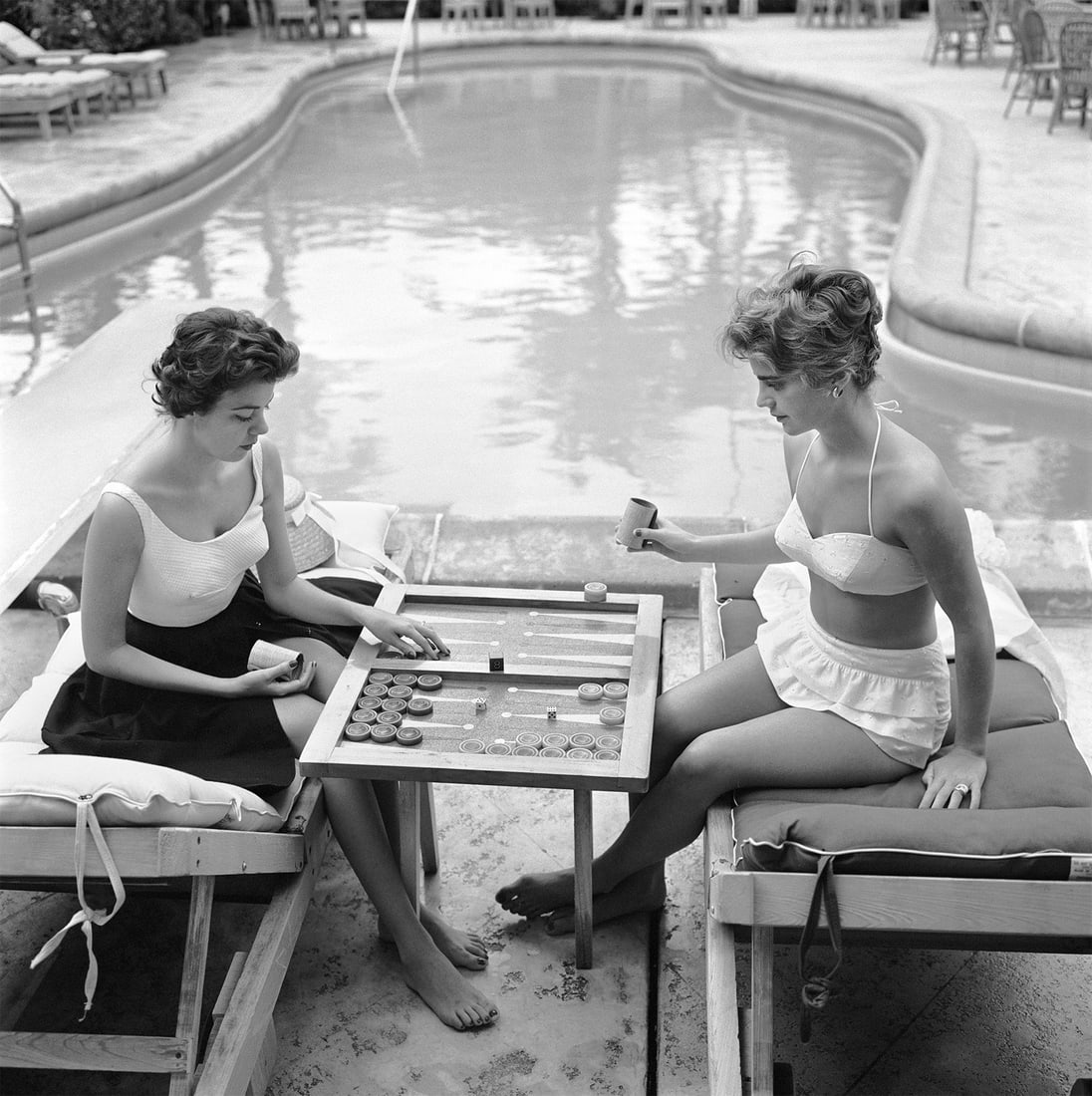 SLIM AARONS BACKGAMMON BY THE POOL (1 of 1)