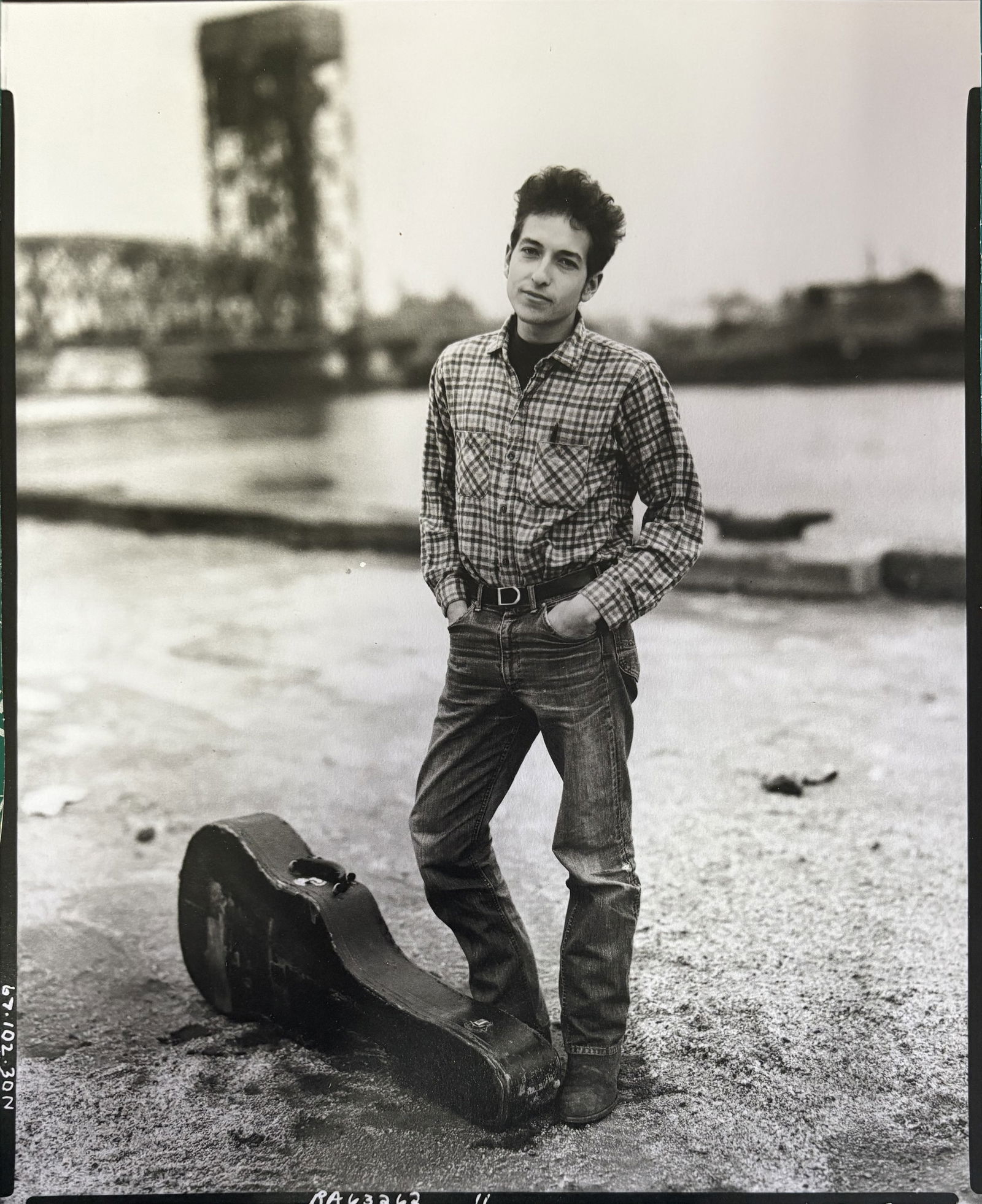 RICHARD AVEDON BOB DYLAN DUOTONE PRINT: Richard Avedon Bob Dylan Duotone Print mounted to board measuring at 8.25x10.5 inches