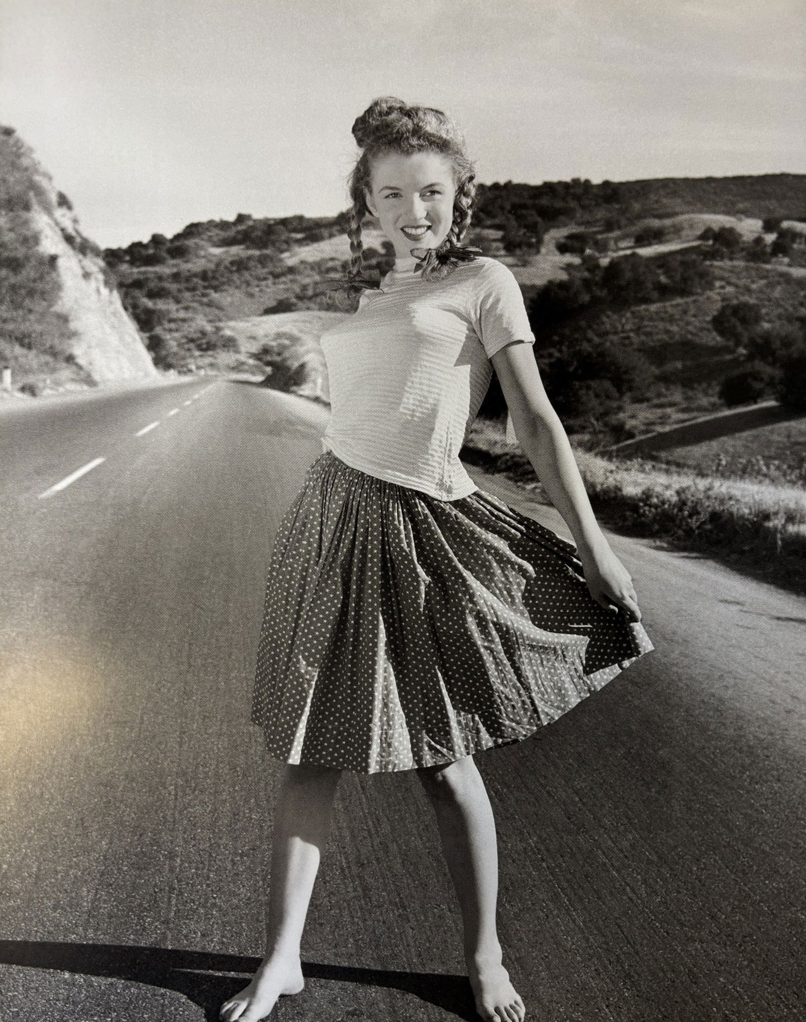 ANDRE DE DIENES MARILYN MONROE LITHO: Andre De Dienes Marilyn Monroe Litho mounted to same size board measuring at 9x12 inches