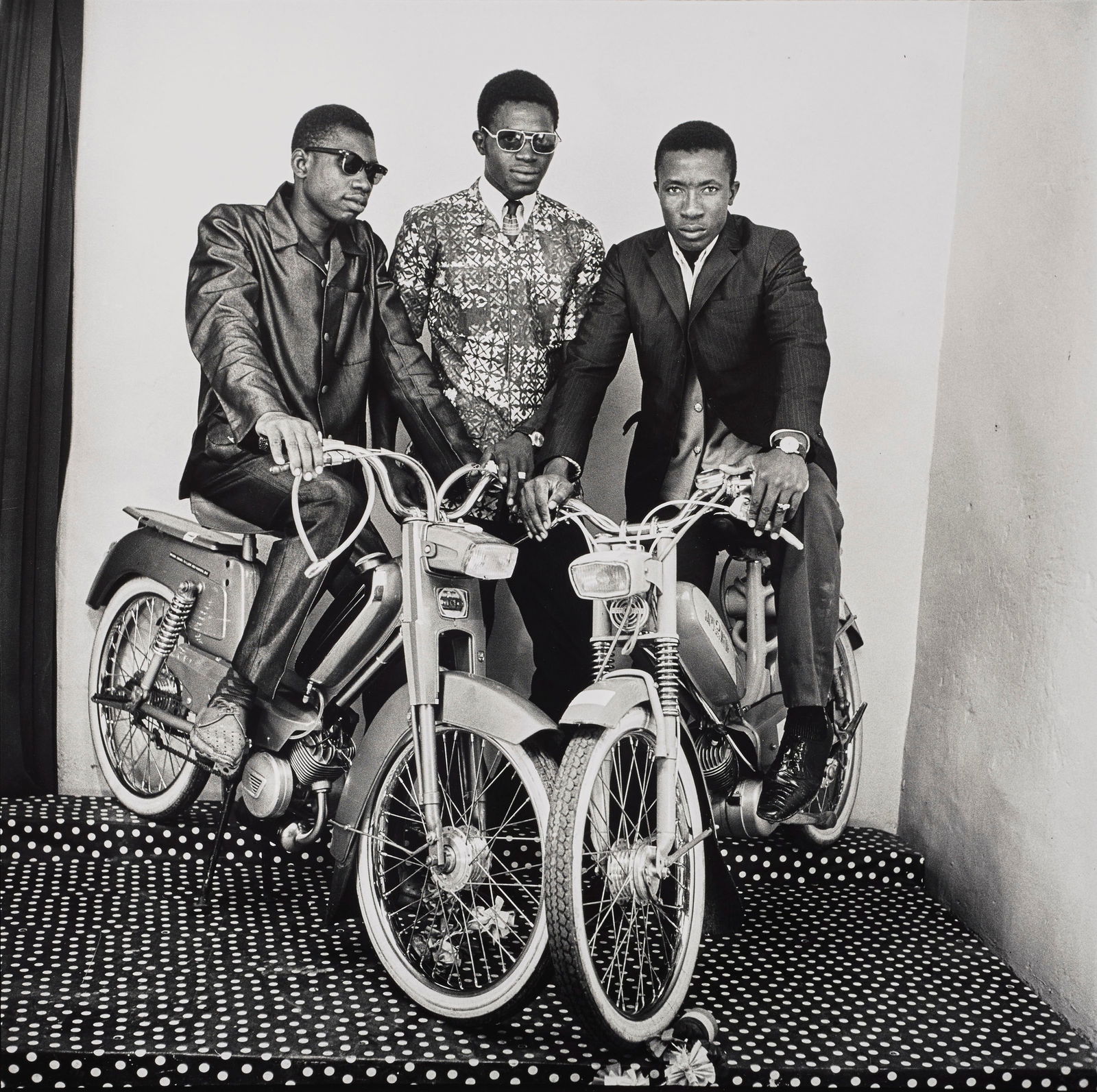 MALICK SIDIBE LES TROIS AMIS PRINT (1 of 1)