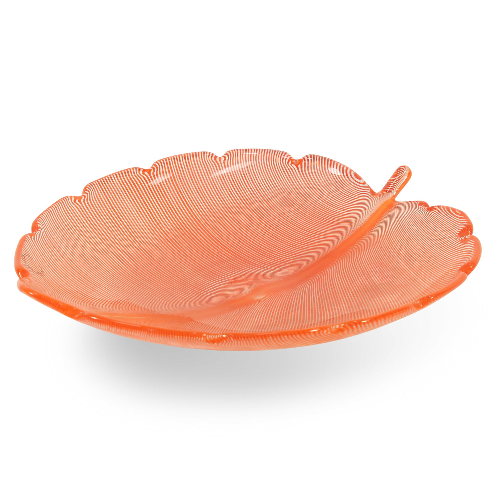 Tyra Lundgren prod. Venini Murano, 20th century 5x26.5x21 cm.: leaf-shaped plate in amethyst glass with red filigree decoration, label and diamond-point signature Venini 89.