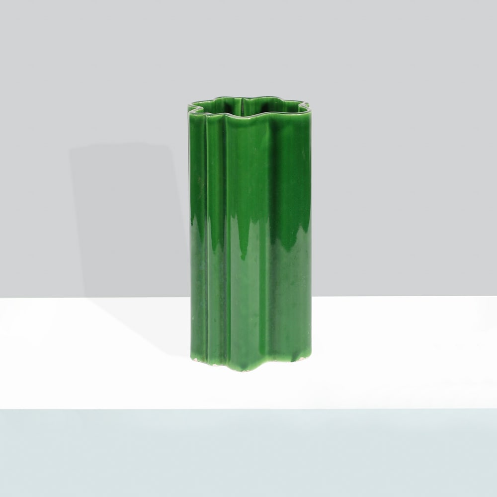 Italian manufacture Italy, 20th century h. 25cm: green ceramic vase