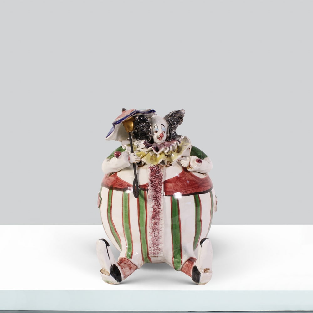 Italian manufacture 20th century 21x18 cm.: ceramic sculpture depicting a clown.