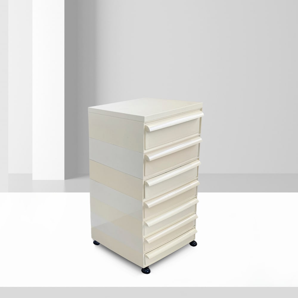 Simon Fussell prod. Kartell Italy, 1970s 108x44x42 cm: Kartell chest of drawers mod. 4602, in ABS plastic, manufacturer?s mark