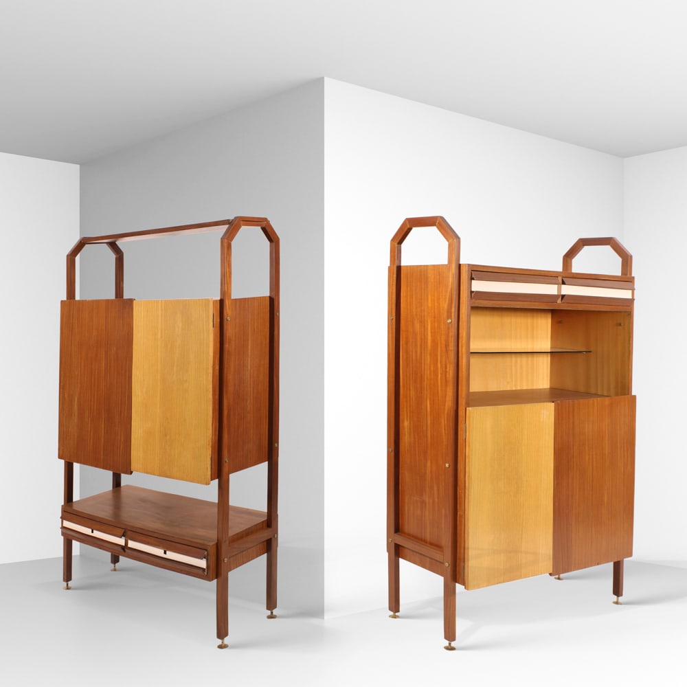 Danish manufacture 20th century 159x93x45 cm each.: pair of teak sideboards, slight defects.