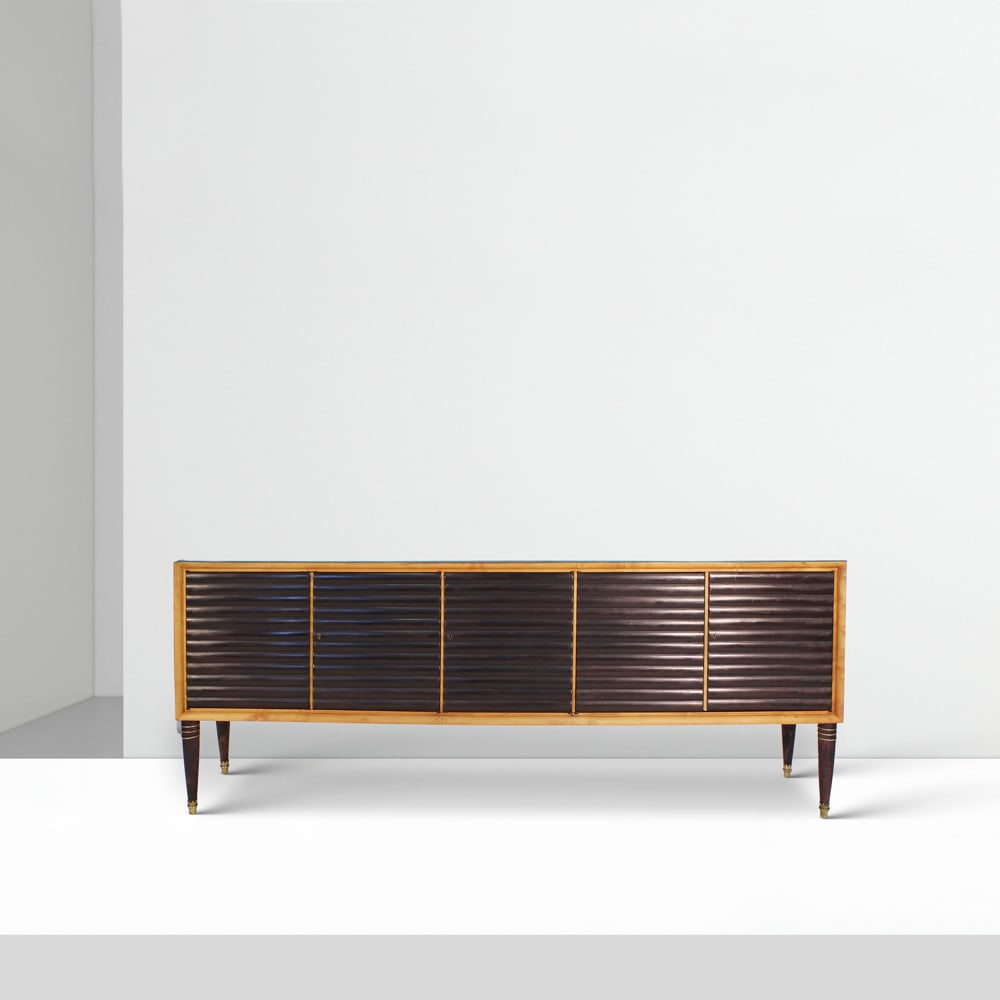 Gio Ponti and Luigi Brusotti Italy, 1930s 93x263x52 cm: wooden sideboard, three doors and glass shelf.