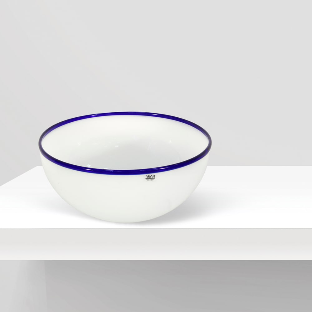 VeArt, attributed Murano, 20th century 13x29 cm: lattimo glass centerpiece with blue border, with production label.