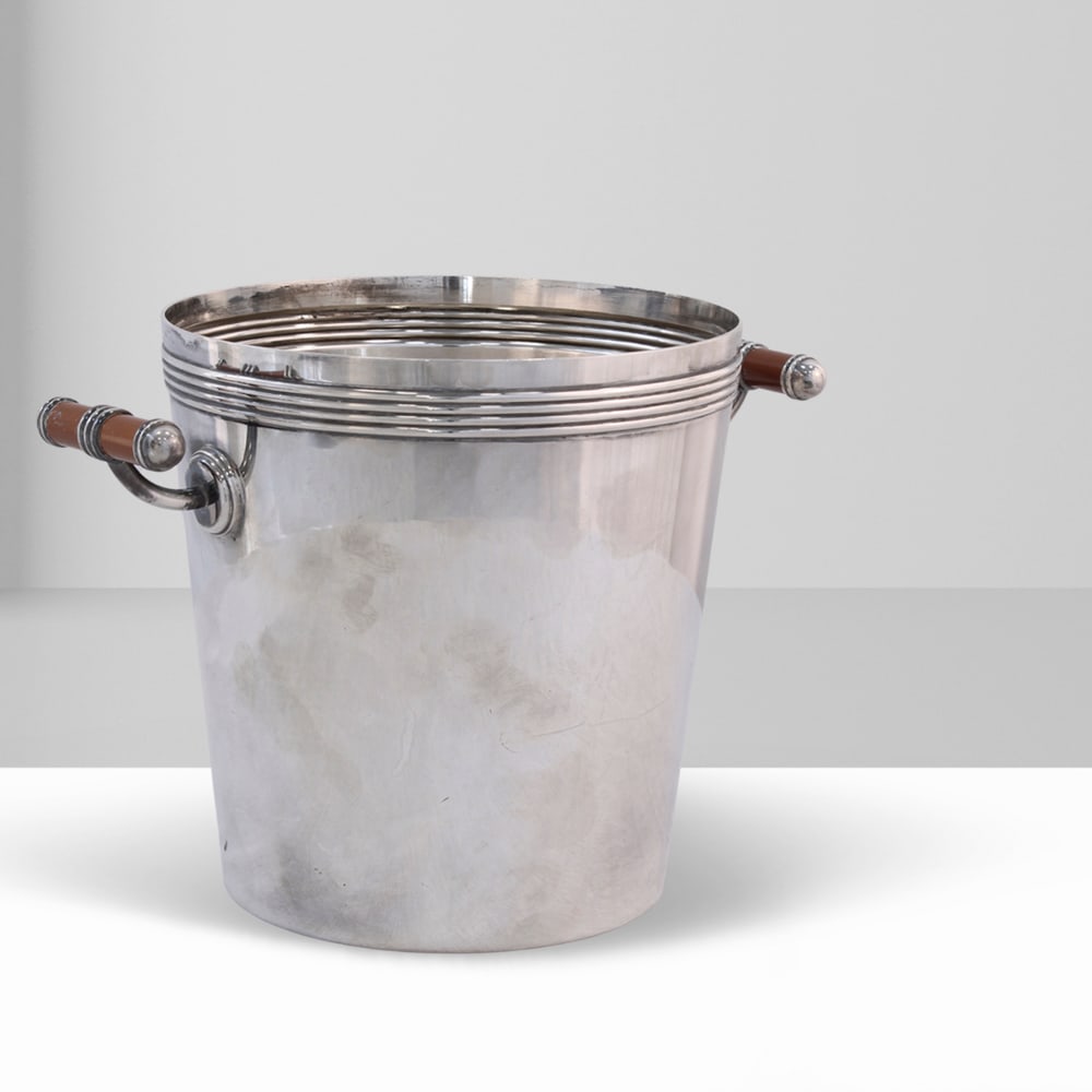 Christofle Paris, 1990s 17x24 cm: ice bucket in silver metal, mod. Talisman, signature and trademark of the production.