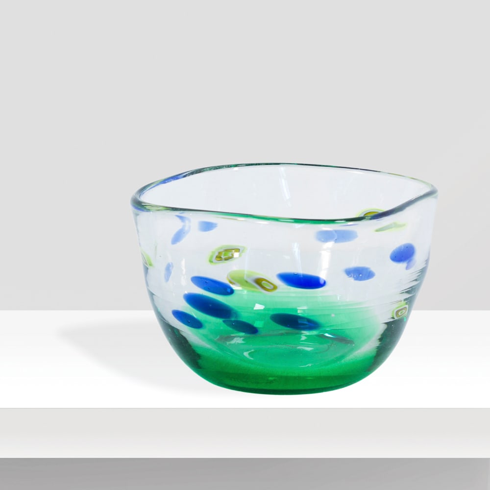Luciano Gaspari prod. Salviati Murano, 20th century h. 9.5cm: Transparent glass bowl with colored murrine, signature and label at the base, slight defects.