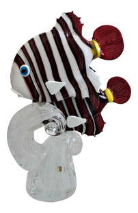 Large Murano Glass Pair of Tropical Fish by Oscar Zanetti: Stunning Murano Glass pair of tropical fish, made by Glass Master Oscar Zanetti. Add a touch of elegance to your home decor with this breathtaking sculpture crafted by the renowned Glass Master Oscar