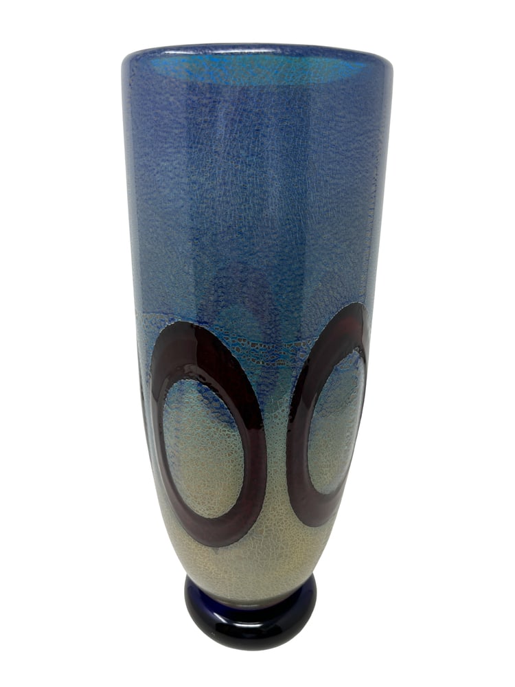 Seguso Viro Vase from Murano, Italy: Seguso Viro is a family of Glass Blowers who have been leading the world of Murano Glass for 23 generations. Their family tree goes back to the 1300's. This lovely vase is part of their collection. A