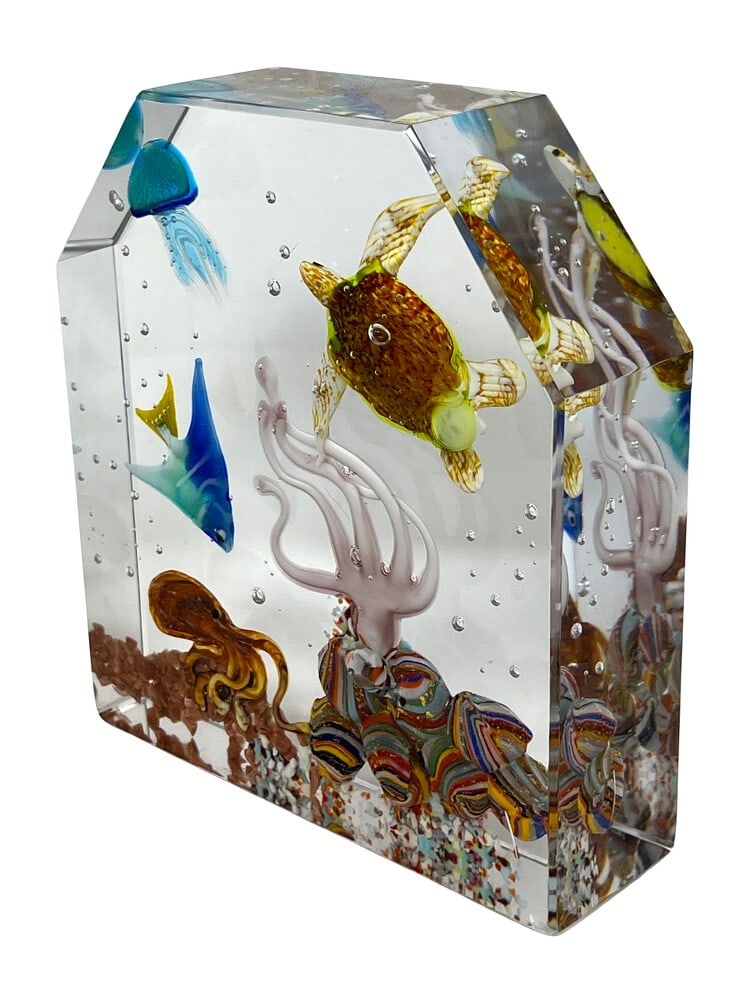 Aquarium from Murano by Costantini: Stunning Murano Glass Aquarium by Glass Master Costantini. Very nice item for your decor or desk! Signed.