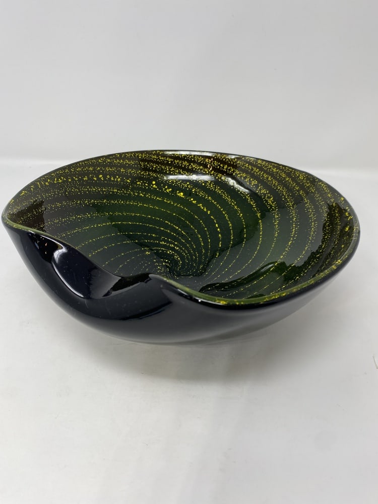 Vintage Murano Glass Spiral Dish: Very unusual and beautiful vintage Spiral Murano Glass Dish. Great colors and design. Highly collectible and a wonderful accent piece. Measures 8.5" across.