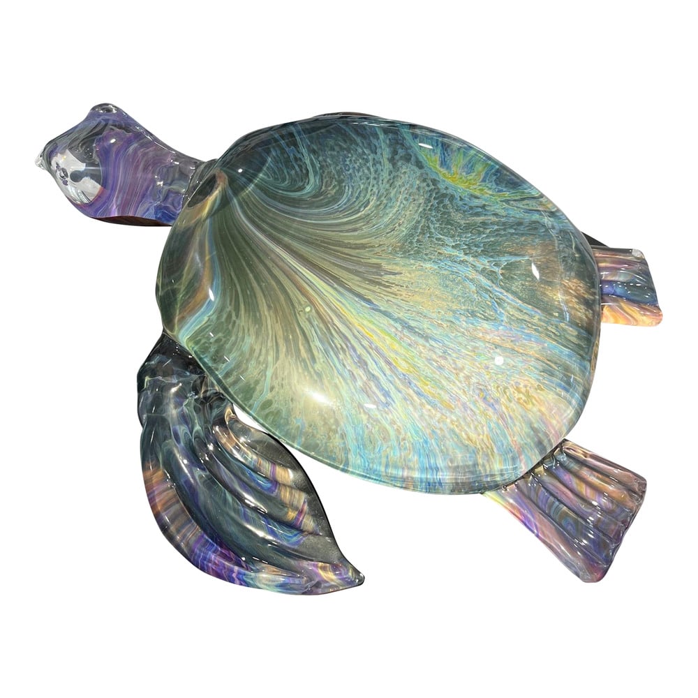 Giant Murano Glass Turtle by Oscar Zanetti using Calcedonia Glass: Stunning Murano Glass Turtle by Glass Master Oscar Zanetti. Add a touch of elegance to your home decor with this breathtaking sculpture crafted by the renowned Glass Master Oscar Zanetti. This