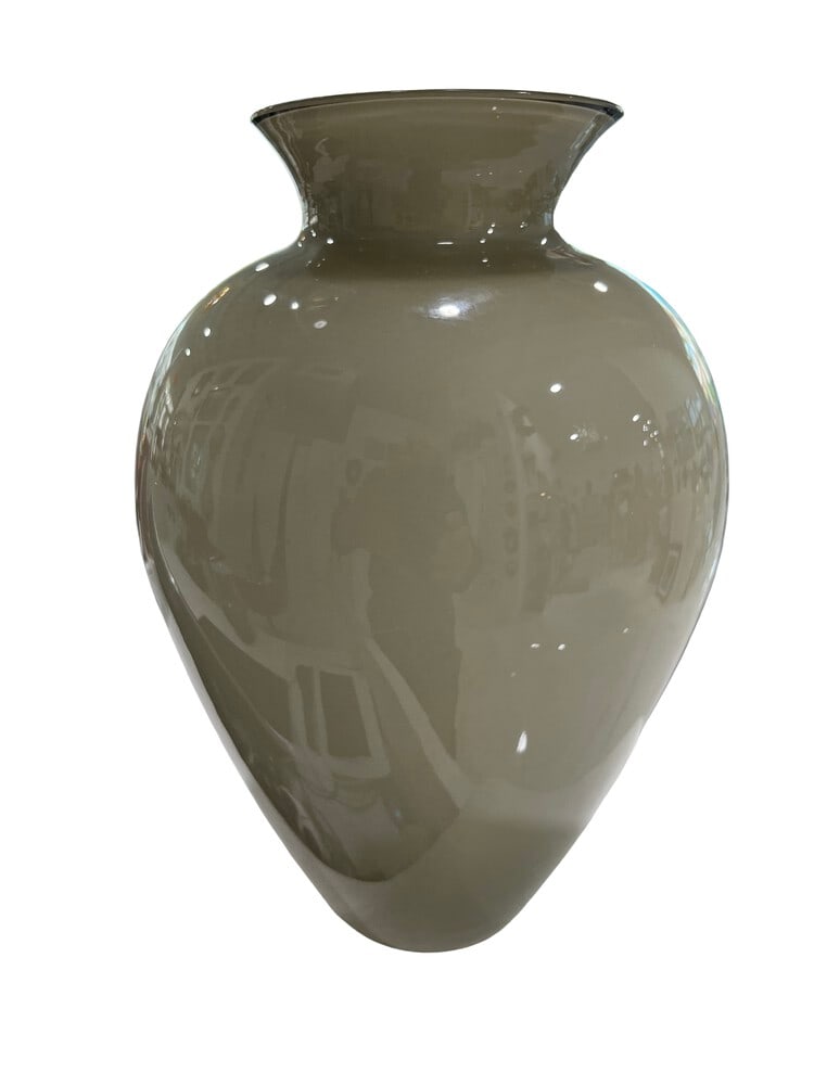 La Buan Vase by Venini of Murano: Venini has several designs that they are famous for and the La Buan is one of them. Classic beauty with simple styling. Signed and dated 2013 by Venini. Other colors available in separate listings.