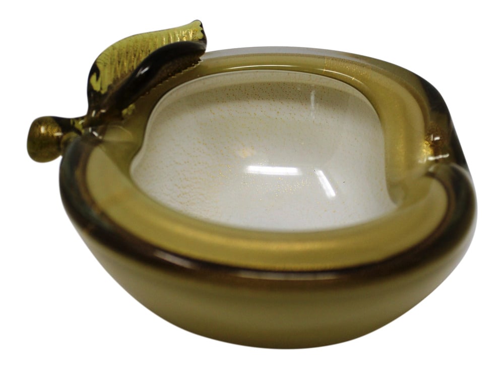 Vintage Alfredo Barbini Ash Tray: Alfred Barbini was one of Murano's most prolific and popular Glass Masters. This is a typical piece by him featuring the sommerso style of glass work. Highly collectible.