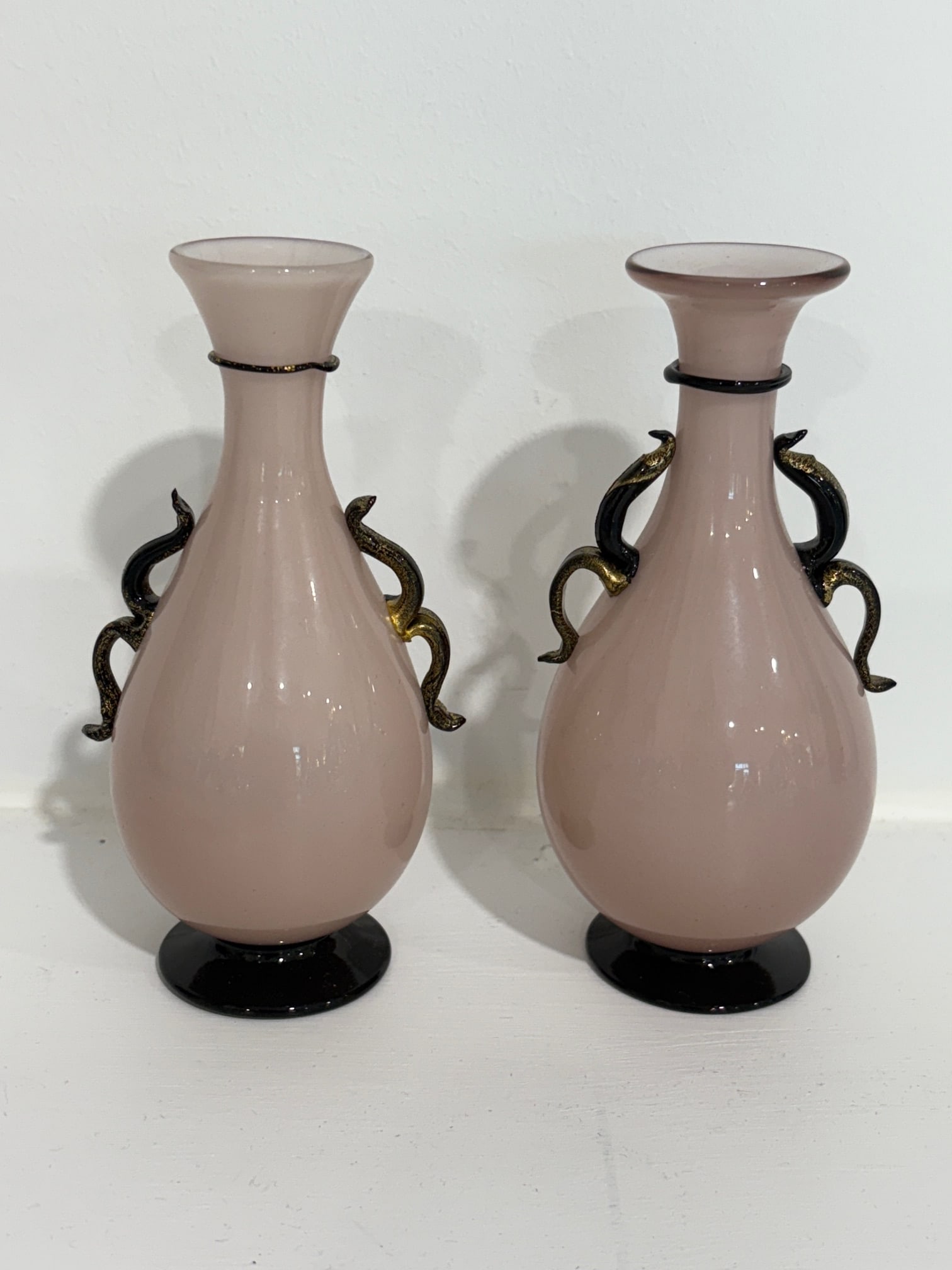 Salviati Style Miniature Murano Glass Vases: Beautiful and intricate vintage miniature Murano Glass vases that appear to be from Salviati. In wonderful original condition.