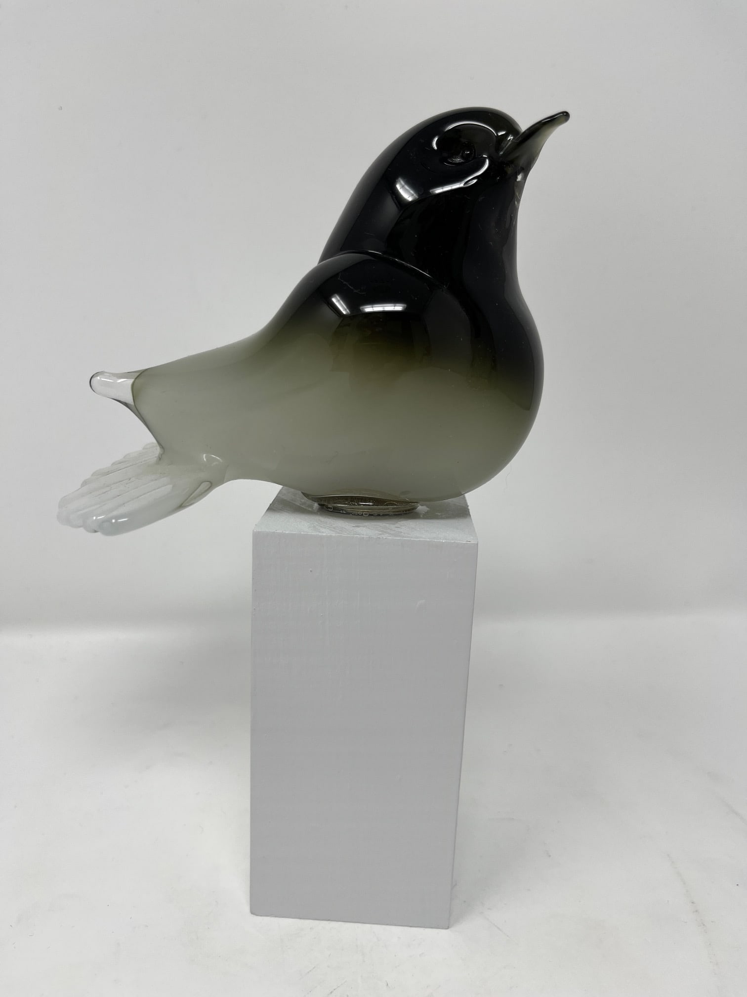 Vintage Murano Bird on Base: Lovely Vintage Bird from Murano on a Wood Base. 7.5" tall.