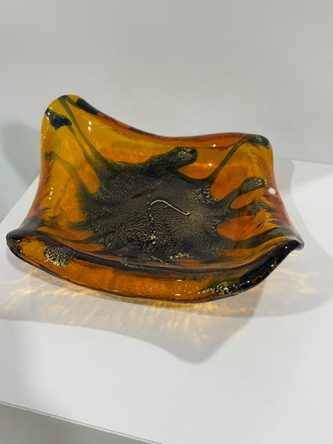 Candy Dish Centerpiece by LaMurrina of Murano: This gorgeous Murano Glass centerpiece candy dish was made in the furnaces of LaMurrina. Great colors that would work in many decors. Signed. A great accent or collector piece.